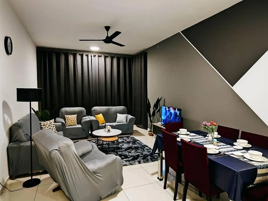Infinity Pool 2Br Suite 7Pax @Beacon @Georgetown George Town