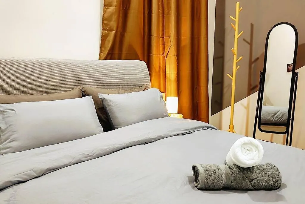 Infinity Pool 2Br Suite 7Pax @Beacon @Georgetown George Town