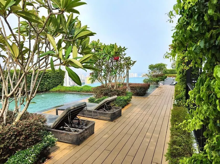 Infinity Pool 2Br Suite 7Pax @Beacon @Georgetown